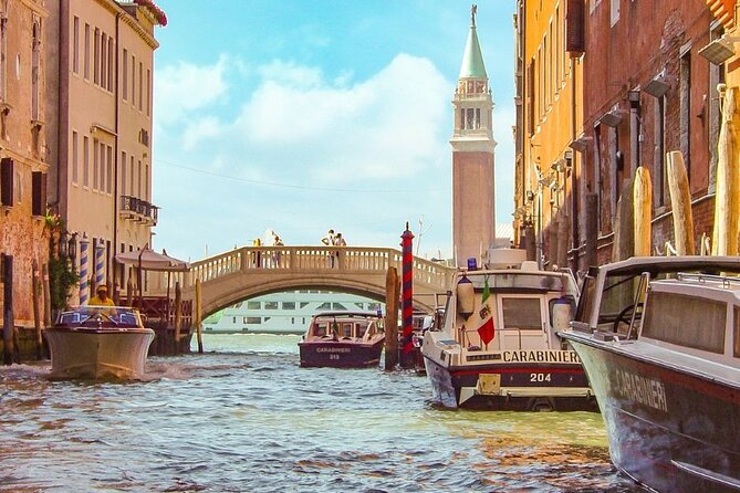 Venice : Private Custom Walking Tour with a Local Guide - Food, shopping, and the lunch reality on a walking tour