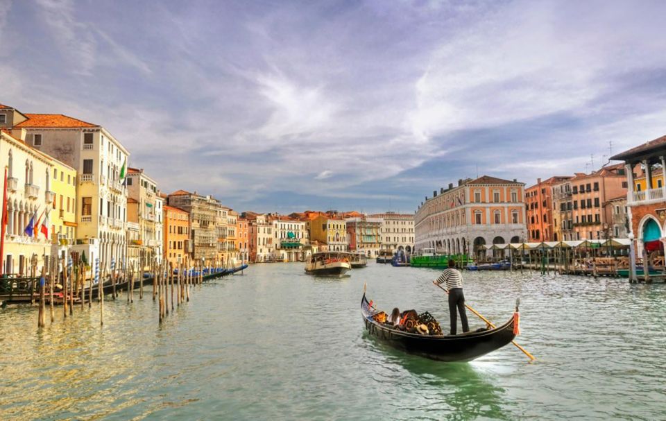 Venice: Private Gondola Cruise for up to 5 Passengers - The 30-minute route: Grand Canal showpiece, then quieter canals