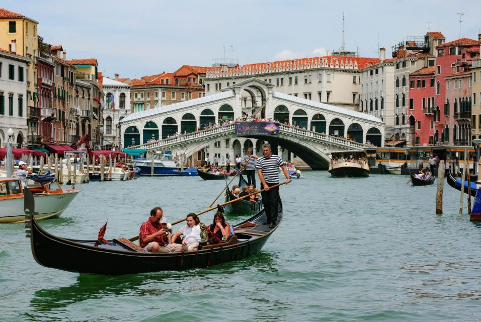 Venice: Private Gondola Cruise for up to 5 Passengers - Checking in by the Royal Gardens gate (and why you should go straight to the desk)