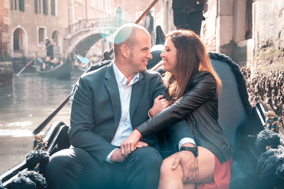Venice: Private Gondola Ride with Photo Shoot - Your 30-Minute Gondola Ride for Great Angles