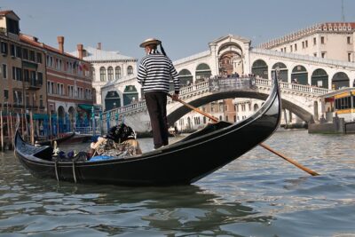 Venice Private Tour fast access, Doge Palace, St Mark's Basilica - Ponte dei Sospiri: the Bridge of Sighs guided walk