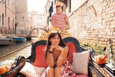 Venice Professional Photoshoot (up to 6 people included) - Meeting at Chiesa di San Zaccaria: arrive ready, not rushed
