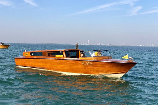 Venice S.Lucia Station to Venice Hotels or viceversa - Who This Private Boat Transfer Fits Best