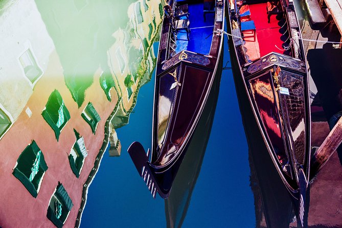 Venice Saint Mark's Basilica and gondola tour in the morning - The Gondola Portion: Classic Ride, Clear Expectations