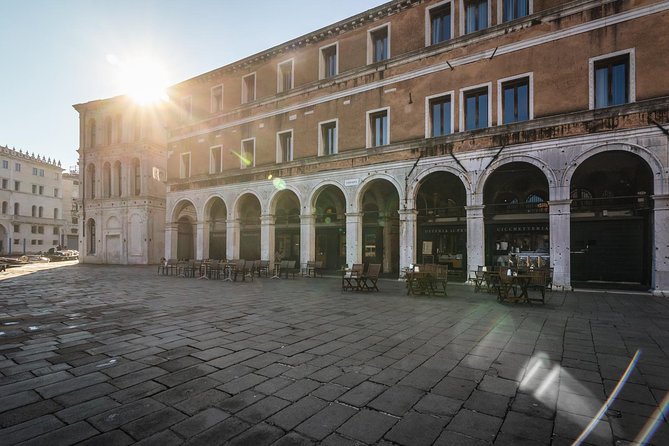 Venice: San Marco to Rialto Walking Tour & Spritz Like a Local - Spritz break in a local bacaro: the best kind of included pause