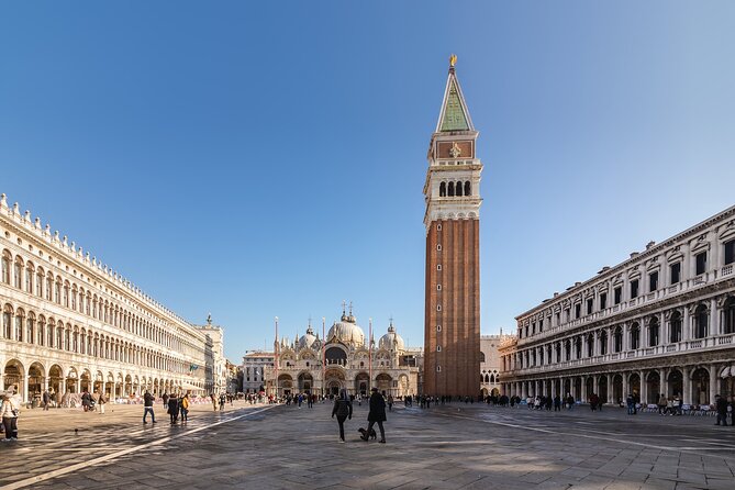 Venice: San Marco to Rialto Walking Tour & Spritz Like a Local - Optional gondola ride and the VR segment: fun, but verify timing