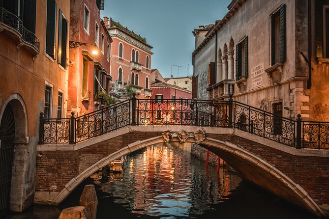 Venice Scavenger Hunt and Highlights Self Guided Audio Tour - A better way to tour Venice: riddle-led walking with GPS audio