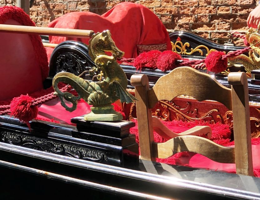 Venice: Shared Gondola Ride - How the Gondola Ride Feels: Quiet, Smooth, and Photo-Friendly