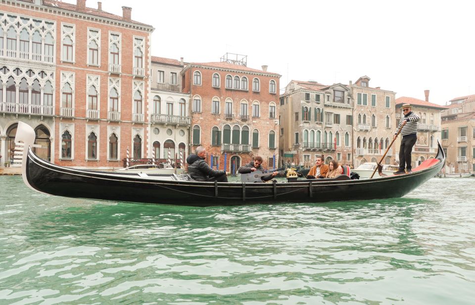Venice: Shared Gondola Ride and Serenade - Timing and weather: when your best ride is likely to happen