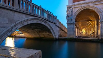 Venice: Shared Gondola Ride at Sunset - 25 minutes at golden hour: what you’re really buying