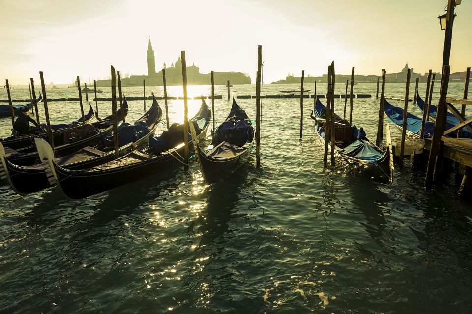 Venice: Shared Gondola Tour - Quick Hits Before You Go