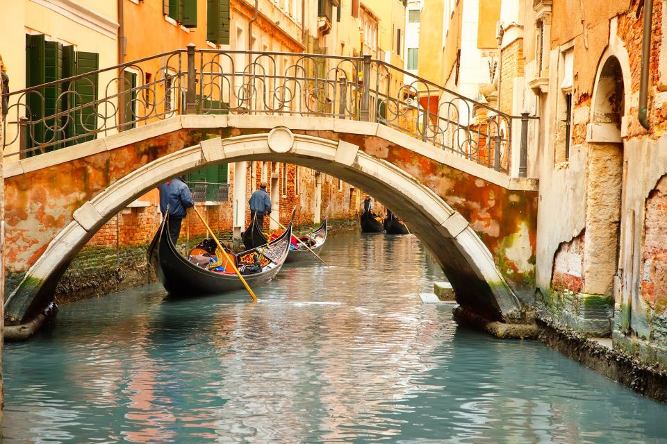 Venice: Shared Gondola Tour - Entering the Gondola Mindset: 30 Minutes Is a Sprint, Not a Movie