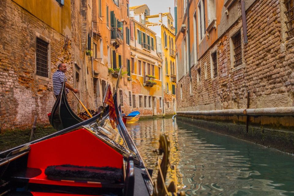 Venice: Shared Gondola Tour - The Quiet Escape: Smaller Canals and the Crowd-Resistant View