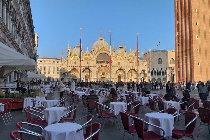 Venice Skip the line of San Mark Basilica and Doge's Palace Tour - Meeting at St. Mark’s Square: where the day actually starts
