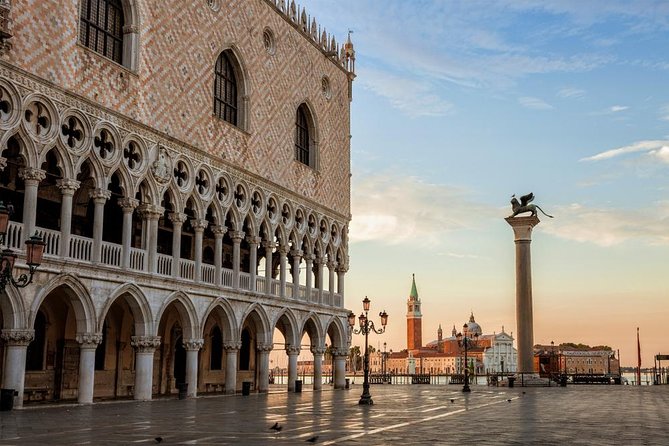 Venice Small Group Walking Tour with St. Mark's Basilica Terrace - Rialto Bridge: best views, best explanations, right on schedule
