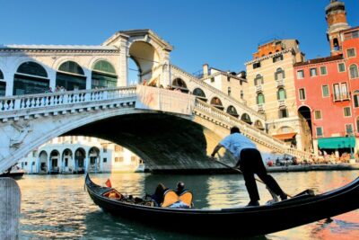 Venice: St. Mark's, Walking Tour and Gondola Combo - The Morning Walk: St. Mark’s Square to Rialto Bridge and Mercerie