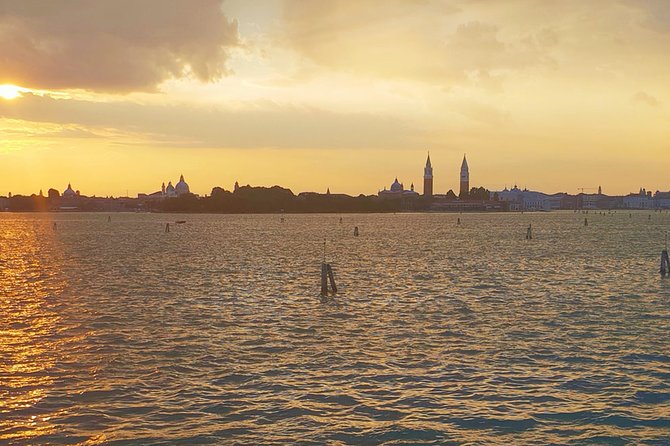 Venice: Sunset Lagoon Experience - The sunset moment: music, wine-style romance, or quiet time
