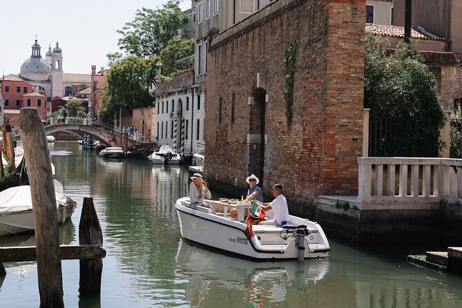 Venice: The Hidden Canals on an Electric Boat - Weather, technical issues, and what to do if plans wobble
