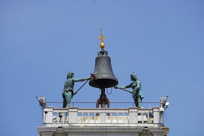 Venice Through a Local’s Eyes: Private Water Taxi & Walking Tour - Seven centuries passing by: what your guide actually tells you