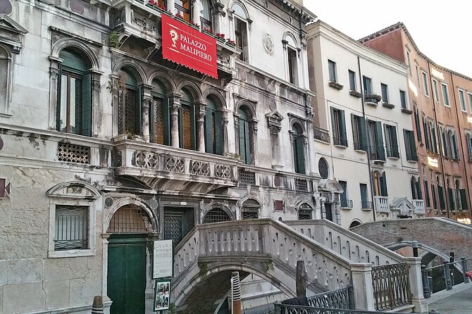 Venice Top attractions Walking Tour along the Canals - Where this tour starts and ends: Dorsoduro to Piazza San Marco