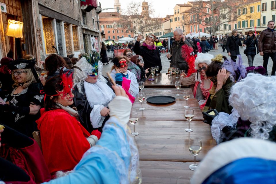 Venice: Venetian Style Carnival Pub Crawl - Why This Carnival Pub Crawl Works in Venice