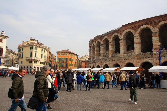 Verona City Sightseeing Walking Tour of Must-See Sites with Local Guide - Getting Oriented at Piazza Bra: the tour’s easiest win