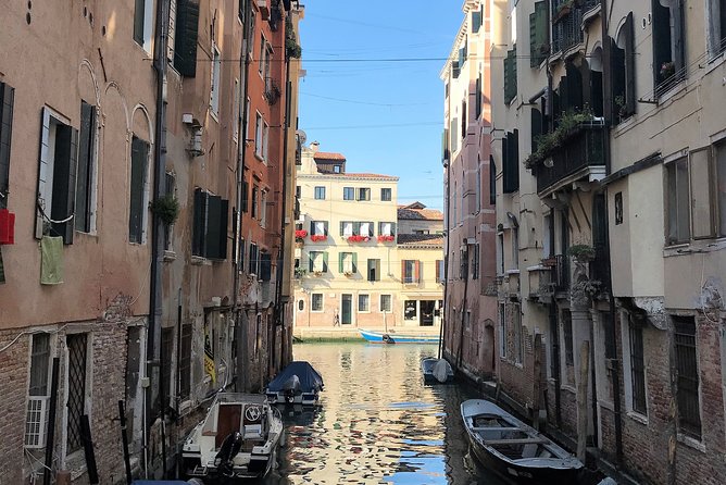 Welcome! Venice Sightseeing kickstart Tour with local guide, small group - Canal Grande Photo Time: History Comes With the View
